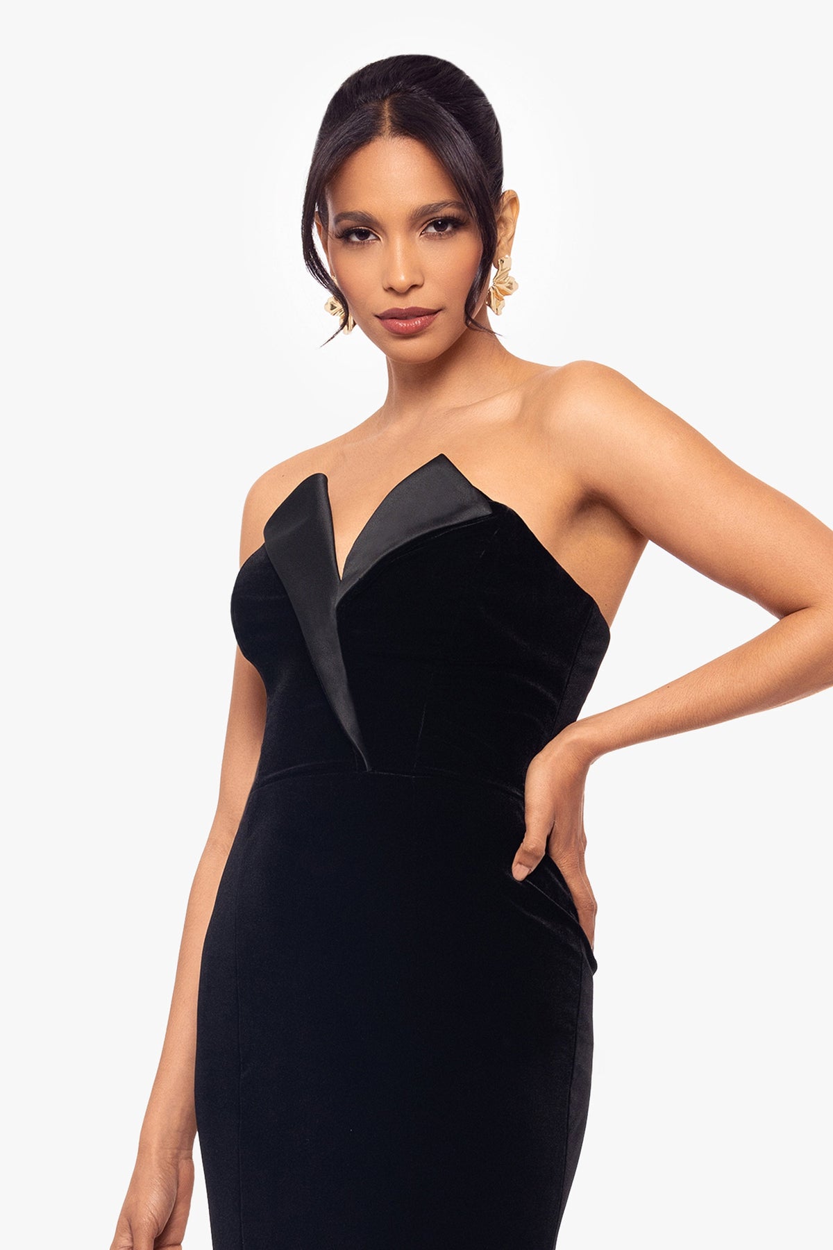 Betsy & Adam "Liliana" Velvet Strapless Tuxedo Dress - Black